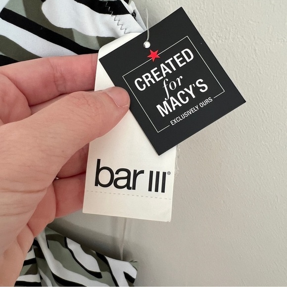 NEW BAR III Macy's Hypno Beach Chic Printed Twist Front One Piece Swimsuit Large - Picture 7 of 15